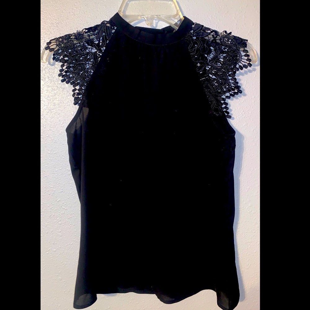 Express blouse with lace